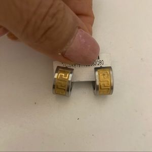 Stainless steel huggie hoop earrings